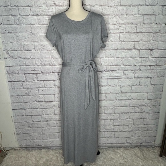 Athleta Essence Keyhole Midi Dress - Picture 7 of 16